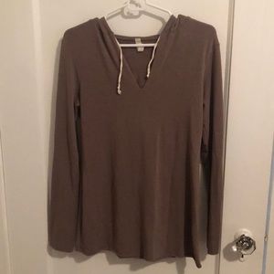 Hooded long sleeve shirt
